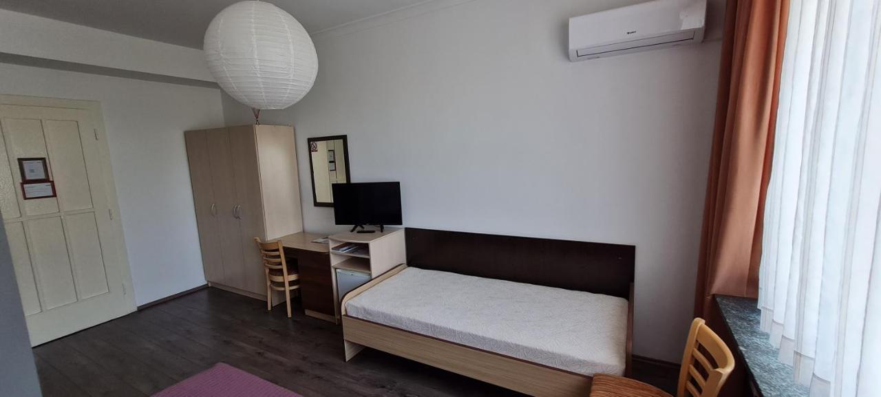 Rooms Lara Загреб Екстериор снимка