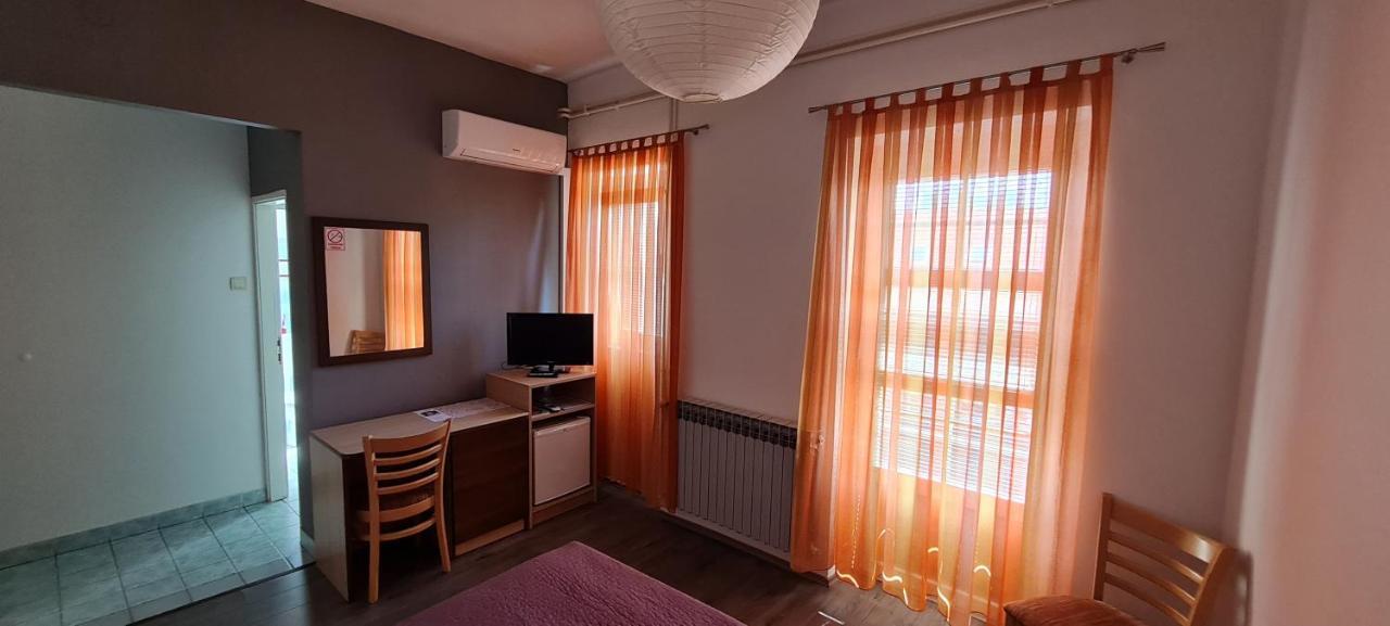 Rooms Lara Загреб Екстериор снимка